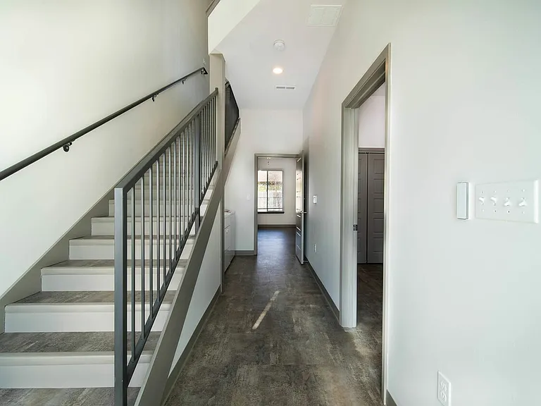 Trail's Bend Apartments and Townhomes — Photo 24