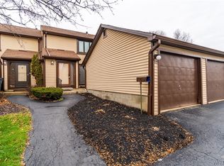 1406 Charlesgate Cir, East Amherst, NY 14051