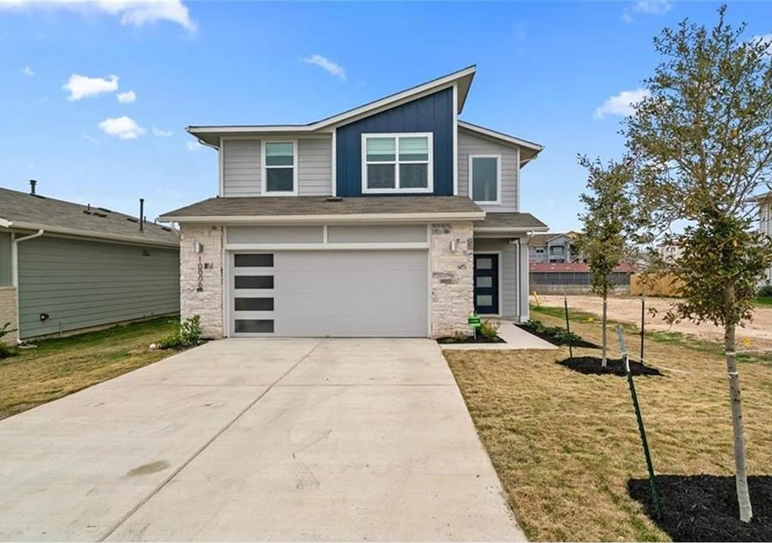 Modern 3-Bedroom Home with Flex Room & Fenced Backyard in Pioneer Hill — Photo 1