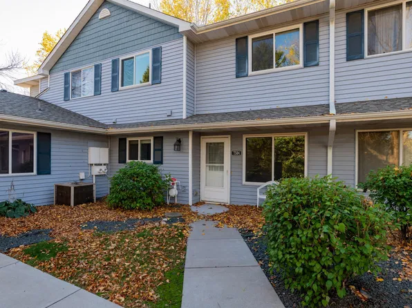 7504 12th St N, Oakdale, MN 55128