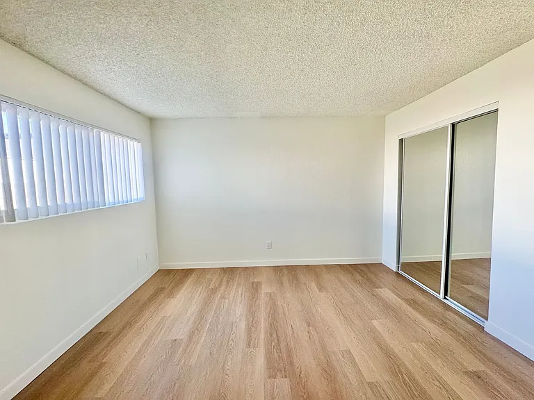 Westpark Apartments — Photo 18
