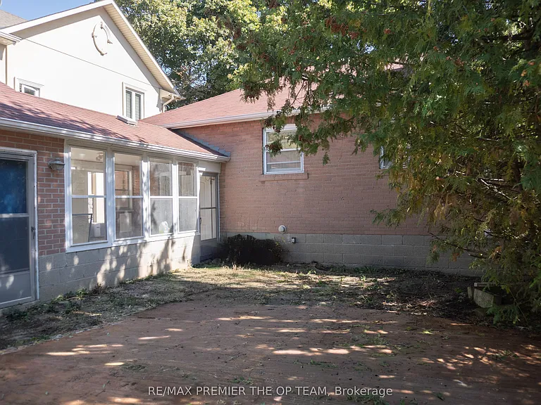 148 Martin Grove Rd #UPPER — Photo 19