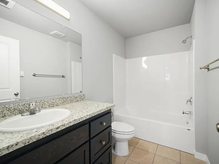 352 NE Evergreen Ct #16 — Photo 5