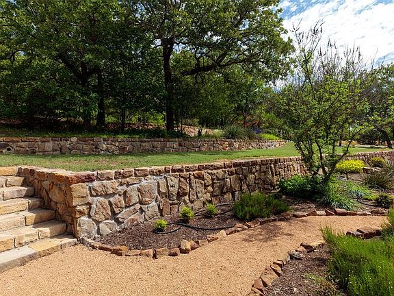 5th image of 106 Pheasant Run Ct