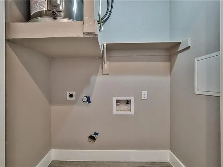 13601 Pinnacle Cir W — Photo 52