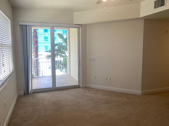 5th image of 5 N Riverwalk Dr #207