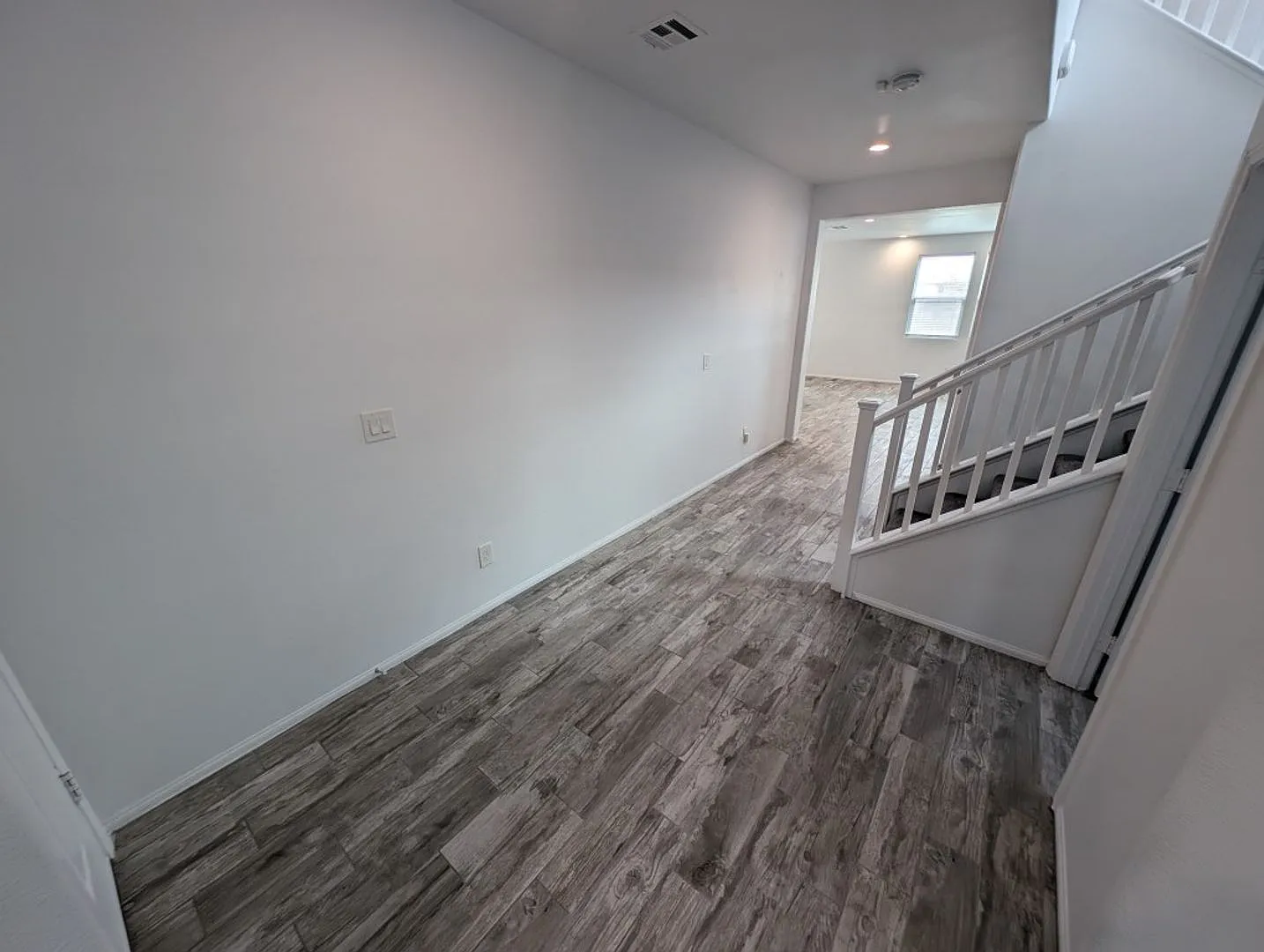 10282 Massachusetts Ln — Photo 2