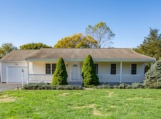 30 Meadow View Dr, East Falmouth, MA 02536