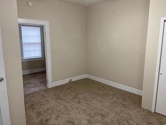 4th image of 102 Rose Hill Ave APT A
