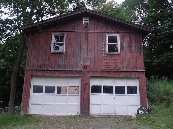 22' x 28' Barn/garage