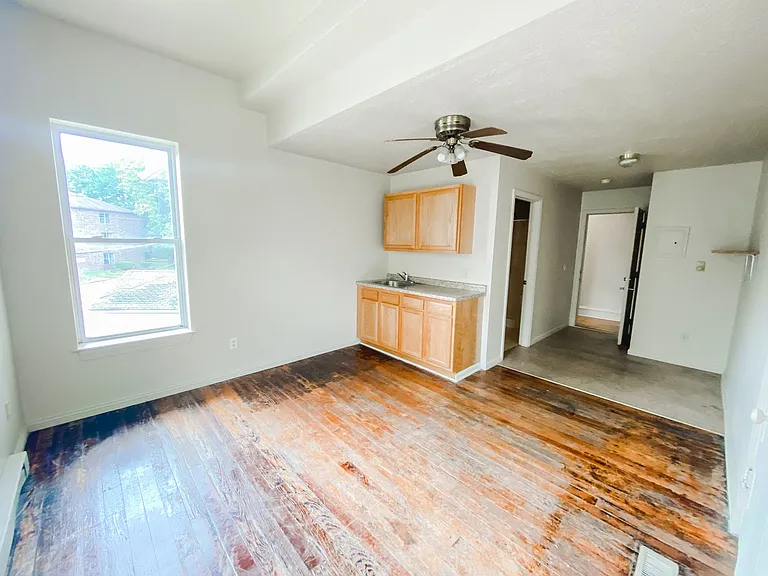 321 Vine St — Photo 3