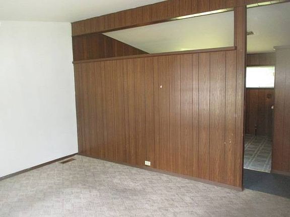 3rd image of 766 N Elmwood Dr