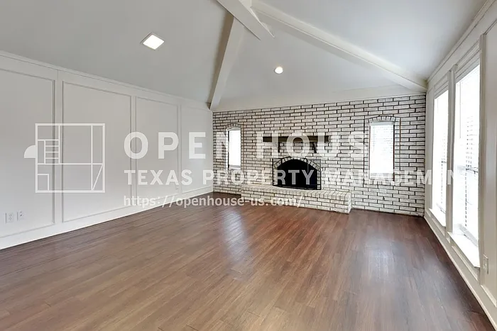 810 Rivercrest Blvd — Photo 4