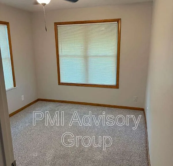 2706 SE Kentucky Ave — Photo 9