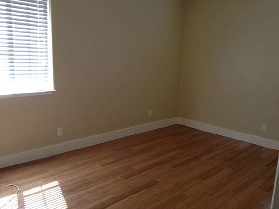 5th image of 243 Stanford St