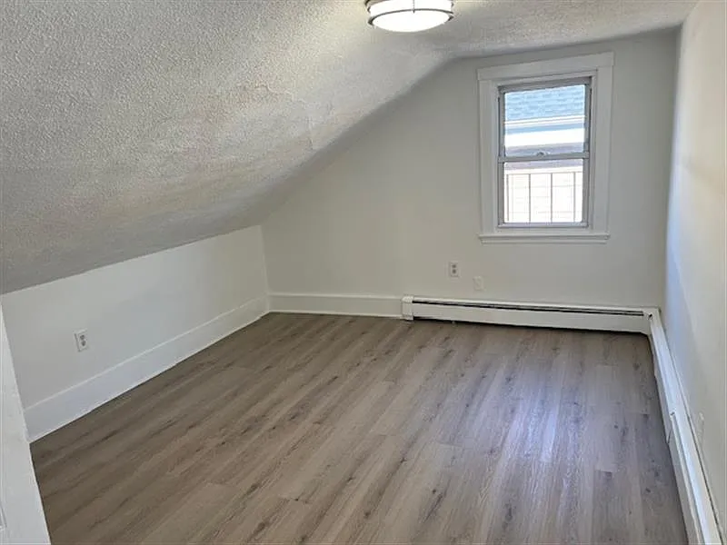 2 bed, 800 sqft, $3,600 — Photo 3