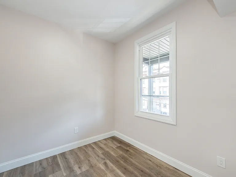 181 S 11th St #2 — Photo 10