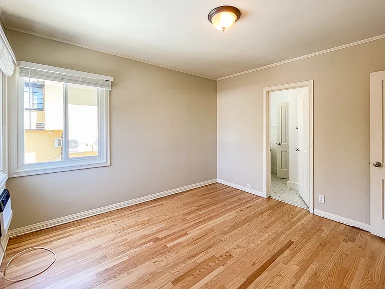 1763 Kelton Ave — Photo 14