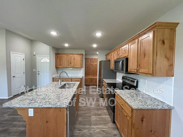 3862 W Linwood St — Photo 4