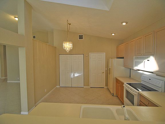 3rd image of 12214 Cordia Dr