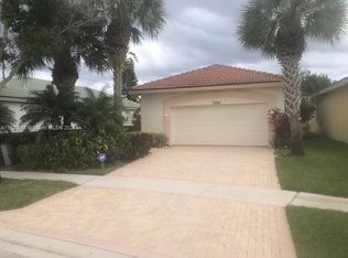 9392 Sandpiper Ln, West Palm Beach, FL 33411