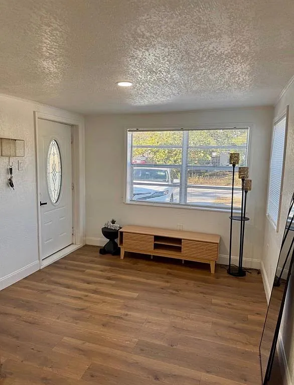 2 bed, 1.0 bath, 1128 sqft, $2,100 — Photo 3