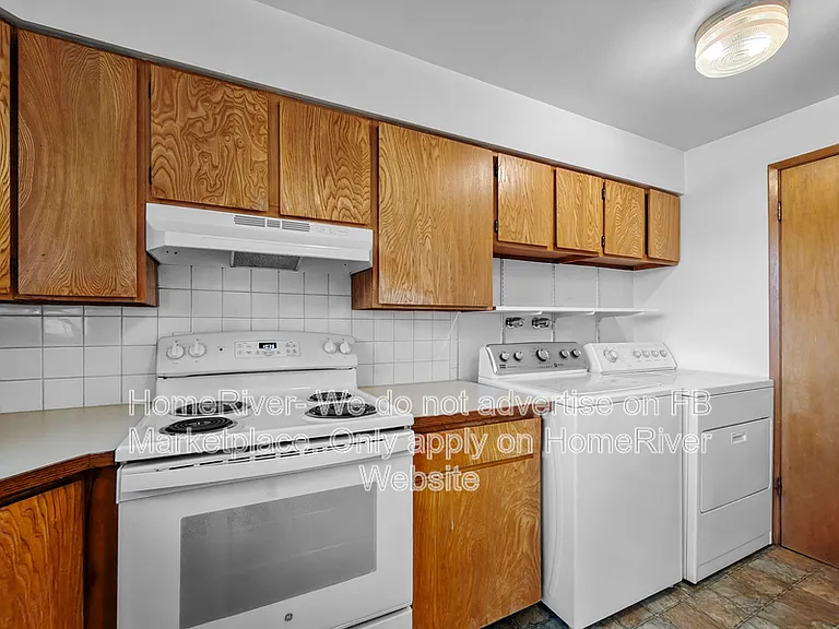 8808 N Calispel St — Photo 4