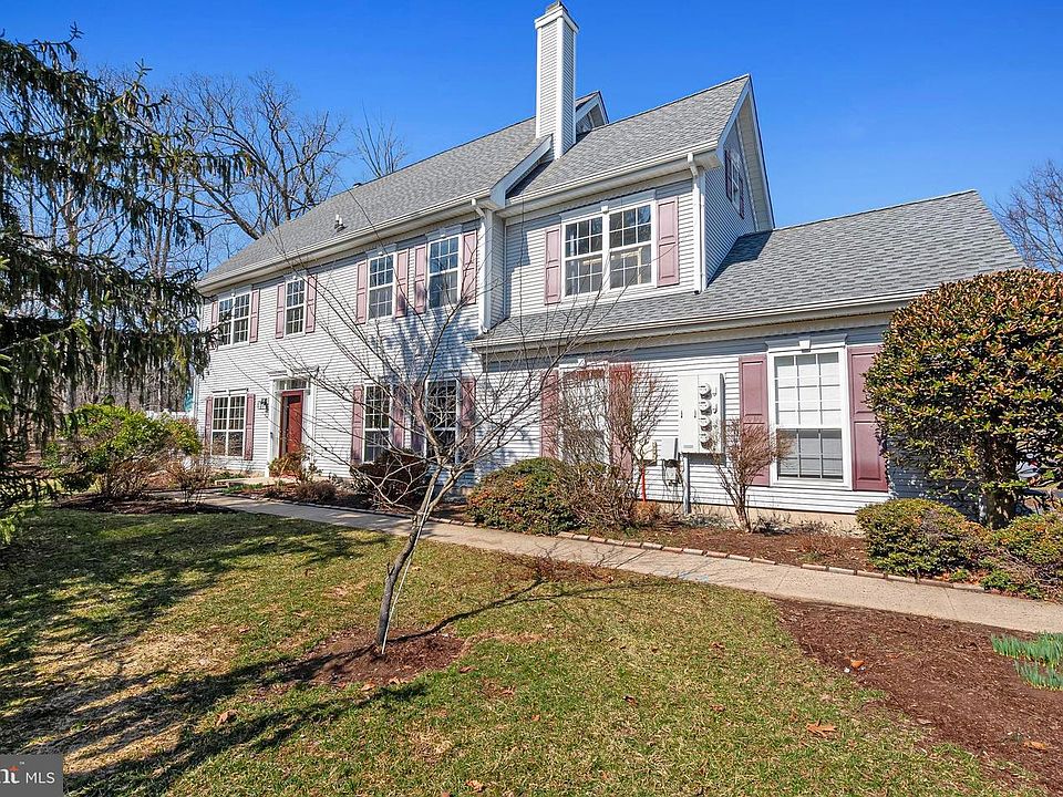 1st image of 301 Pebble Creek Ct