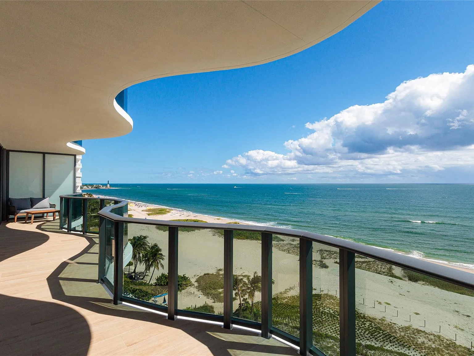 2 bed, 2.5 bath, 1700 sqft, $17,500 — Photo 3