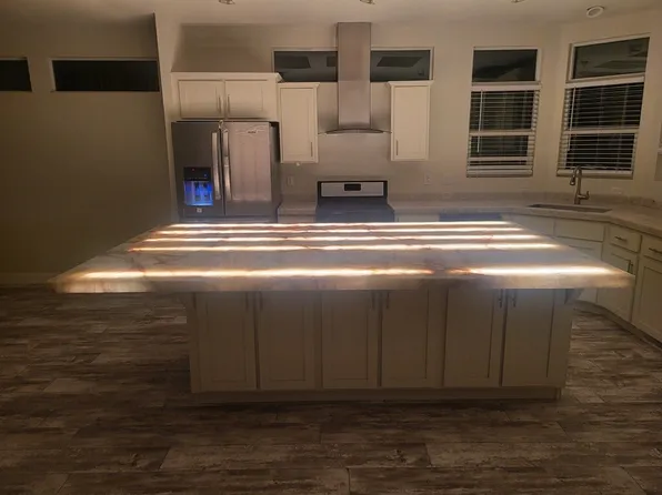 9 York Dr, Northridge, CA 91324