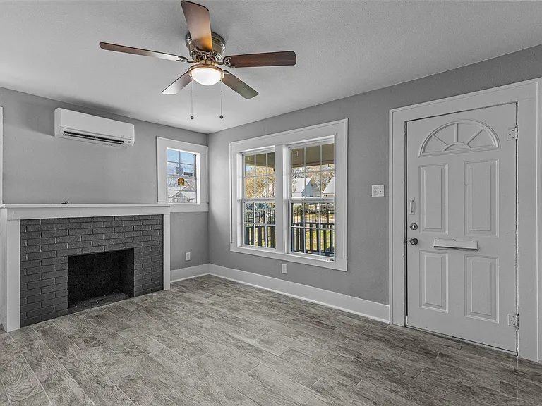 2706 Emmett St — Photo 3