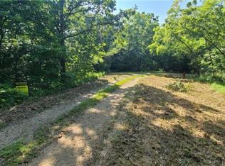 10765 Trail Ridge Dr, Ozawkie, KS 66070