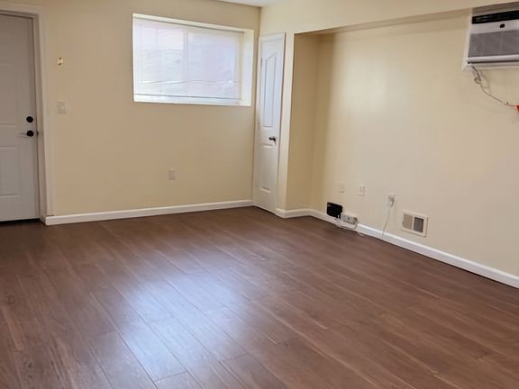 4th image of 41 Gloria Ct Floor 2