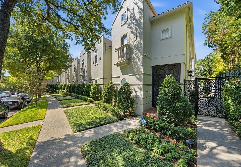1st image of 3707 Gilbert Ave APT 17