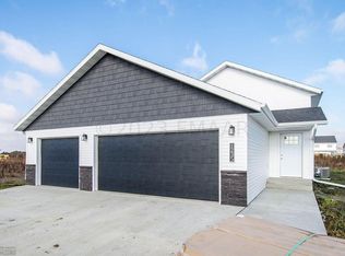 1235 Jill Dr W, West Fargo, ND