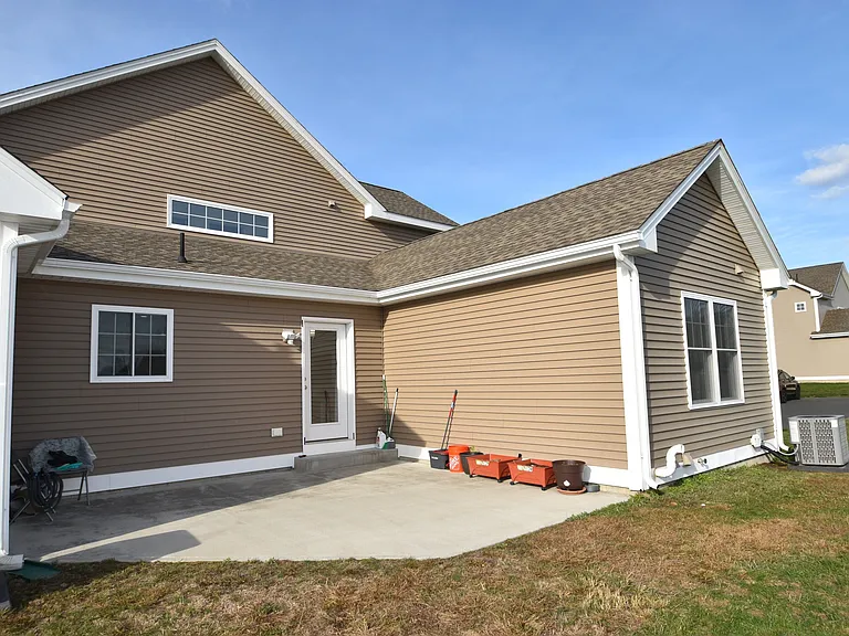 501 Old Village Cir — Photo 3