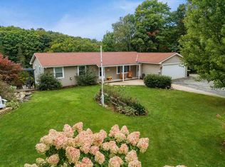 2275 Tor Ln, Petoskey, MI 49770