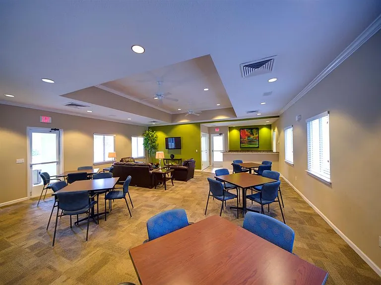 Leigh Meadows Apartments — Photo 9