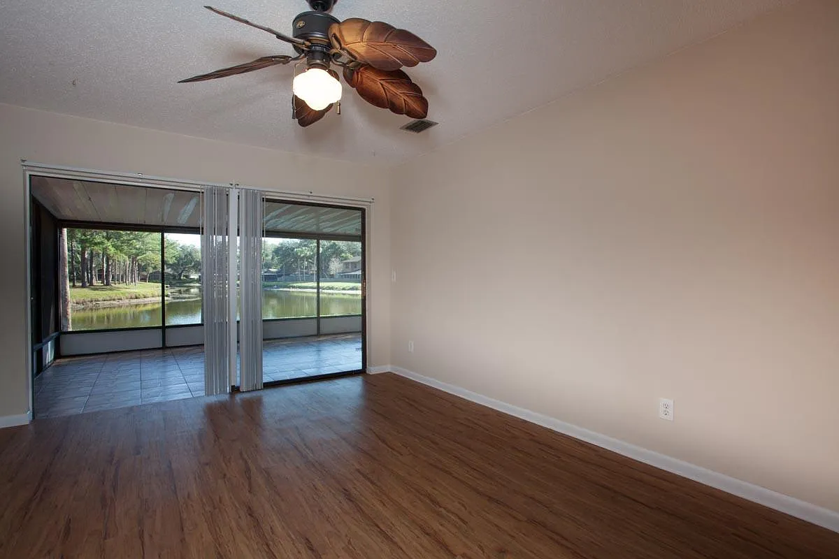 3 bed, 1200 sqft, $2,200 — Photo 1