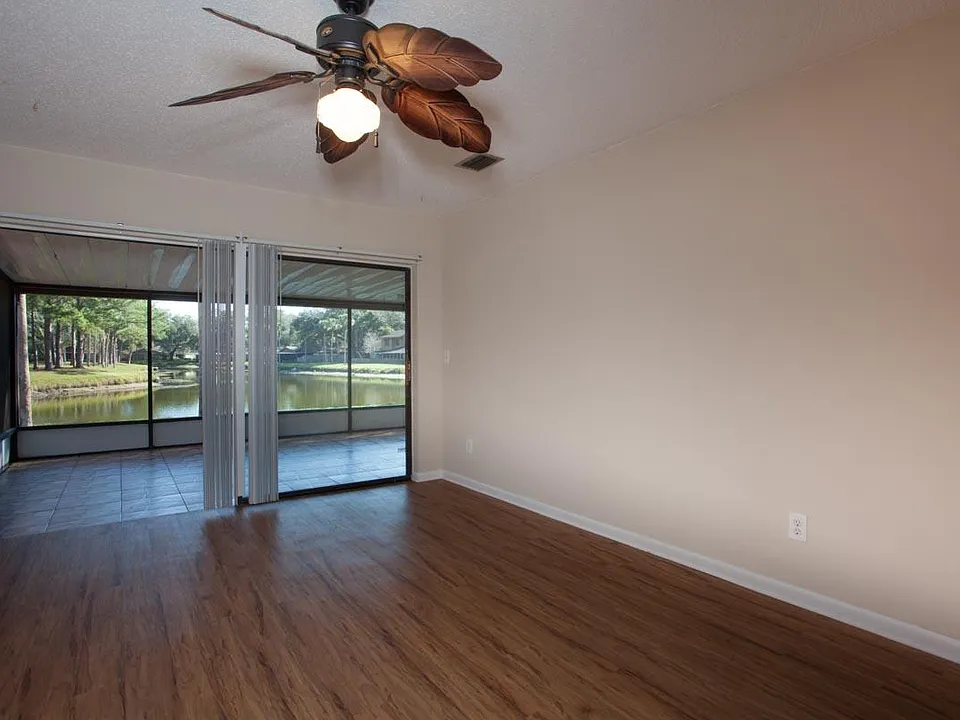 10331 Rosemount Dr
