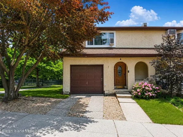 4 Behan Ct, Staten Island, NY 10306