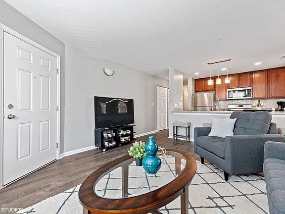 4th image of 1109 N Crosby St #38-B