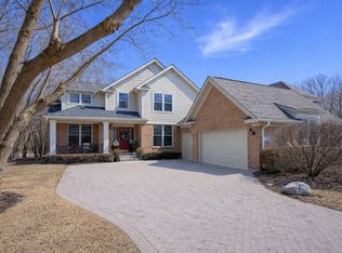 1301 Wendy Dr, Northbrook, IL