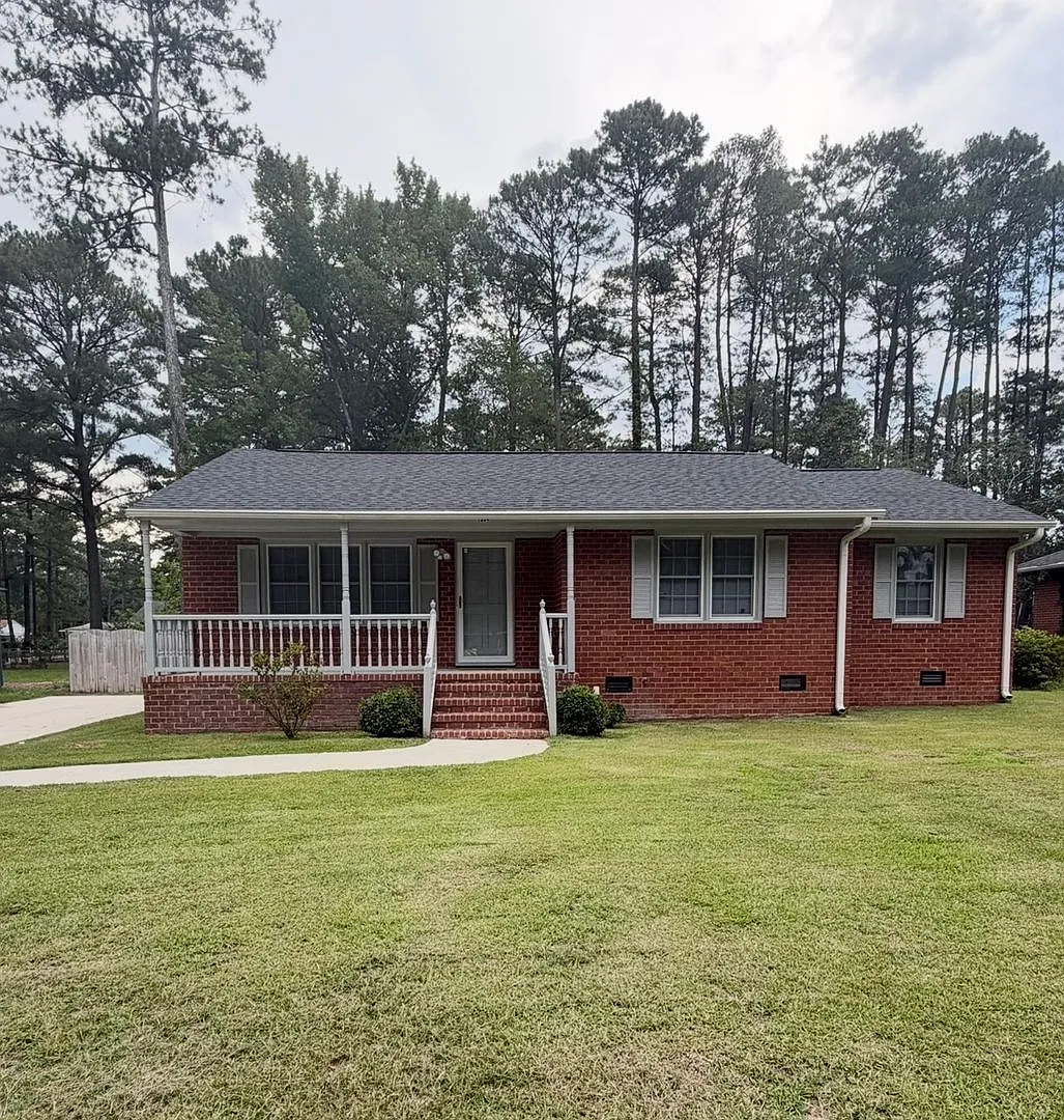 1904 Windsor Drive — Photo 1