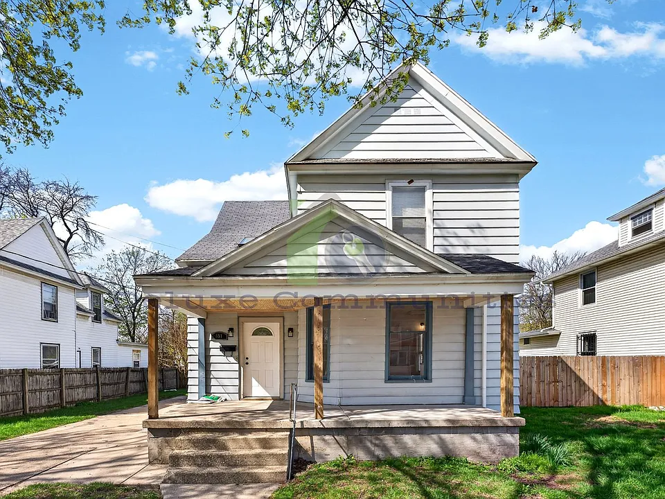 851 Worden St SE