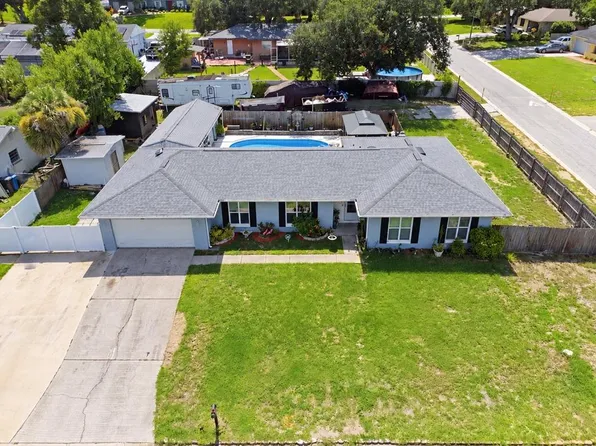 1124 KING ARTHUR COURT, VALRICO, FL 33594