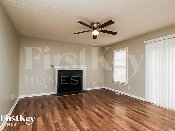 2nd image of 1877 Wedgewood Dr