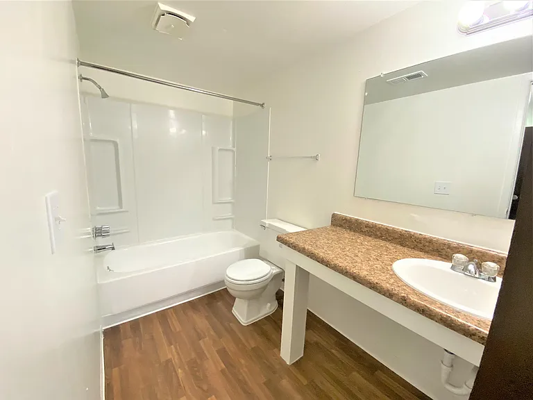 Windsor Place Apartments — Photo 97