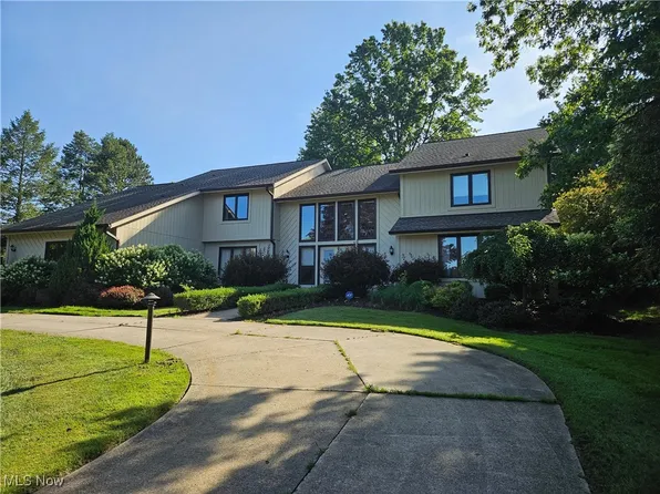 2437 Cedarwood Rd, Pepper Pike, OH 44124