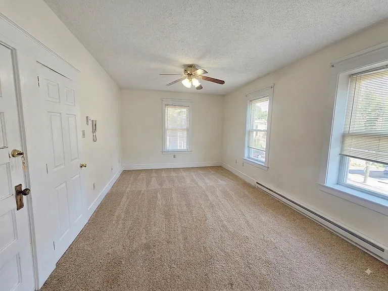 281 E Main St #5 — Photo 4